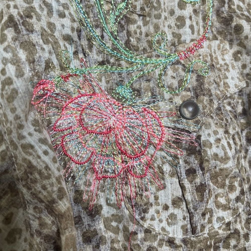 Wrangler Leopard Button Front Floral Embroidered Top - Picture 3 of 6